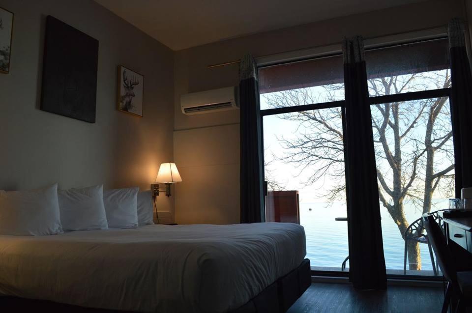Driftwood Inn Sechelt Exteriör bild